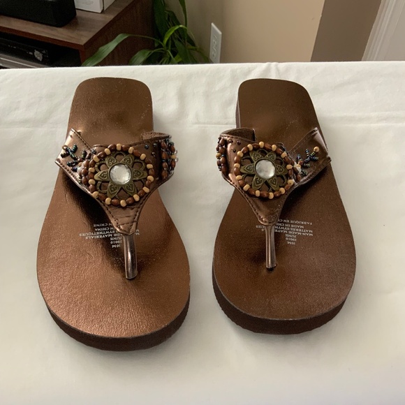 Ladies (new with tags) sandals - Picture 1 of 3
